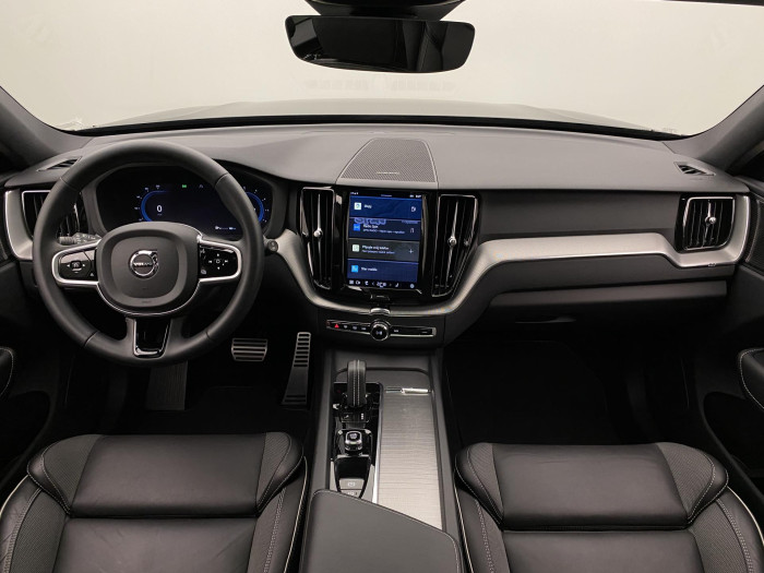 Volvo XC60 B5 AWD R-DESIGN AUT 1.maj
