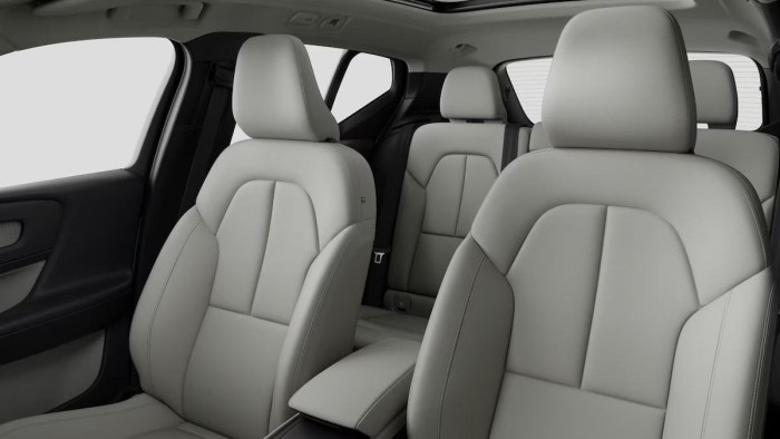 Volvo XC40 B3 AUT DARK PLUS