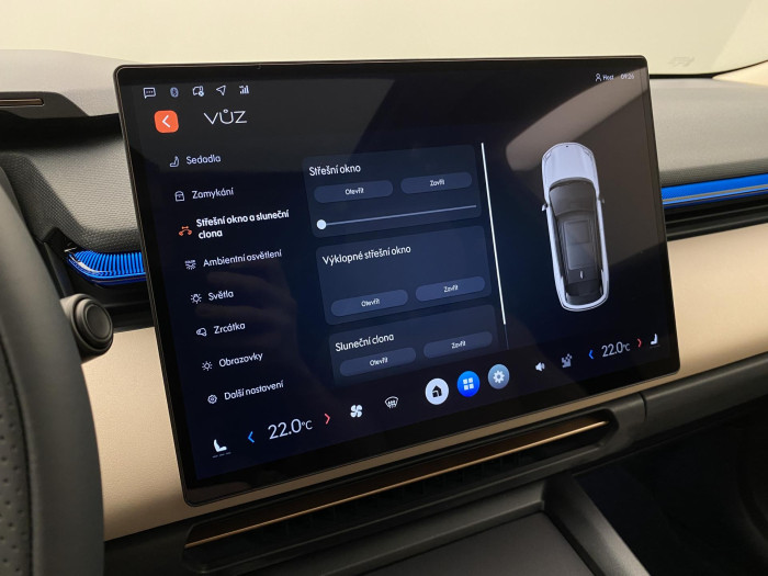 Lynk & Co 08 MORE PHEV