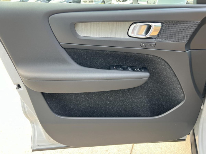 Volvo XC40 D3 INSCRIPTION 1.maj. 2.0 d