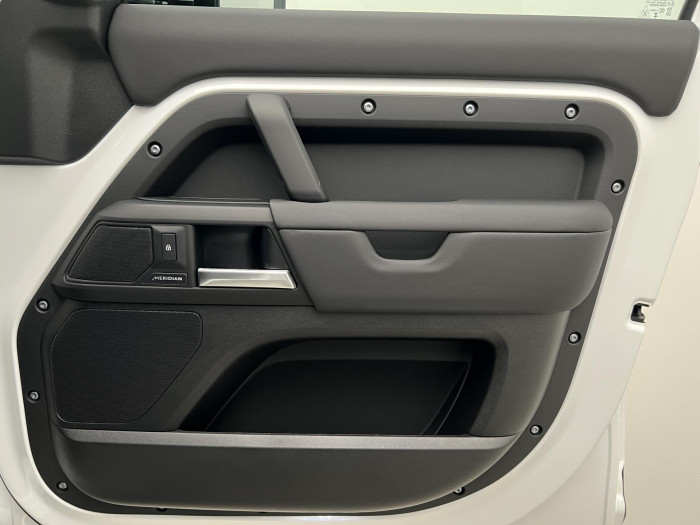 Land Rover Defender 110 D200 S AWD Aut REZERVACE 3.0 d