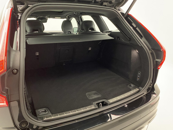 Volvo XC60 B5 AWD R-DESIGN AUT