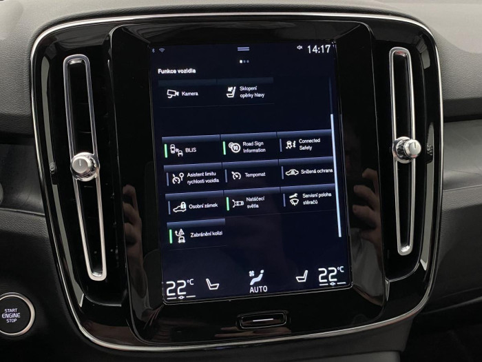 Volvo XC40 T5 ULTIMATE RECHARGE REZERVACE
