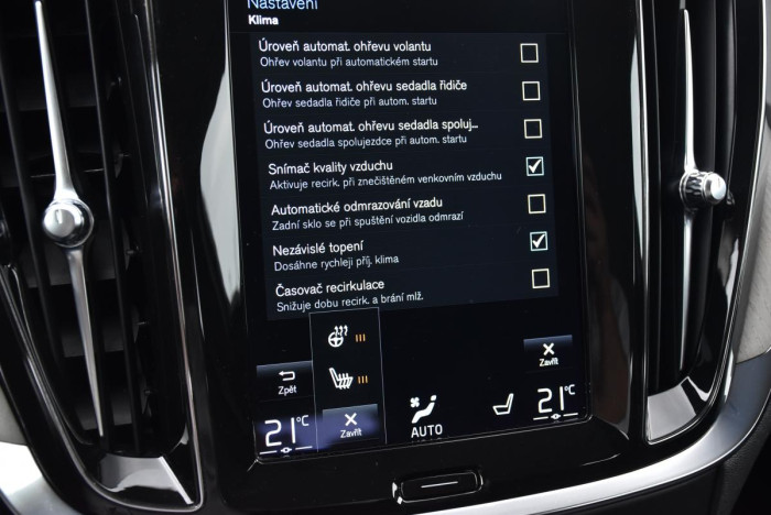 Volvo V60 T8 AWD RECHARGE REZERVACE