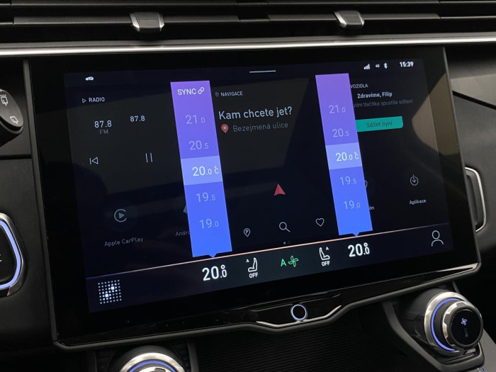 Lynk & Co 01 PHEV DCT AUT 1.maj. REZERVACE