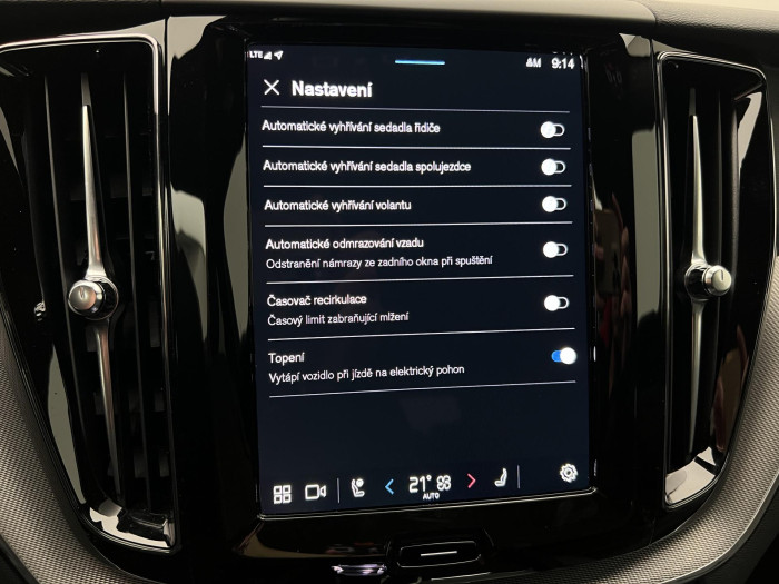 Volvo XC60 T6 AWD RECHARGE PLUS DARK AUT