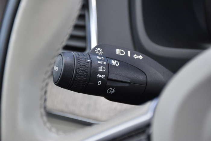 Volvo XC90 B5 AWD INSCRIPTION REZERVACE