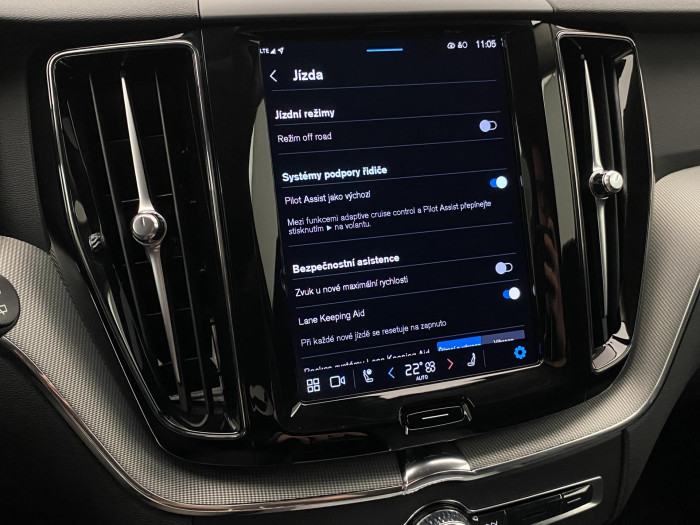 Volvo XC60 B5 AWD DARK PLUS REZERVACE