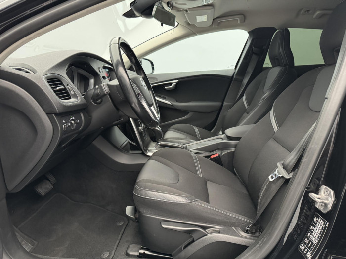 Volvo V40 D2 MOMENTUM AUT 2.0 d Momentum