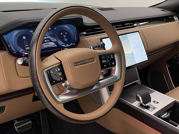 Land Rover Range Rover P550e AUTOBIOGRAPHY SWB