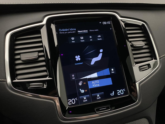 Volvo XC90 B6 AWD R-DESIGN REZERVACE