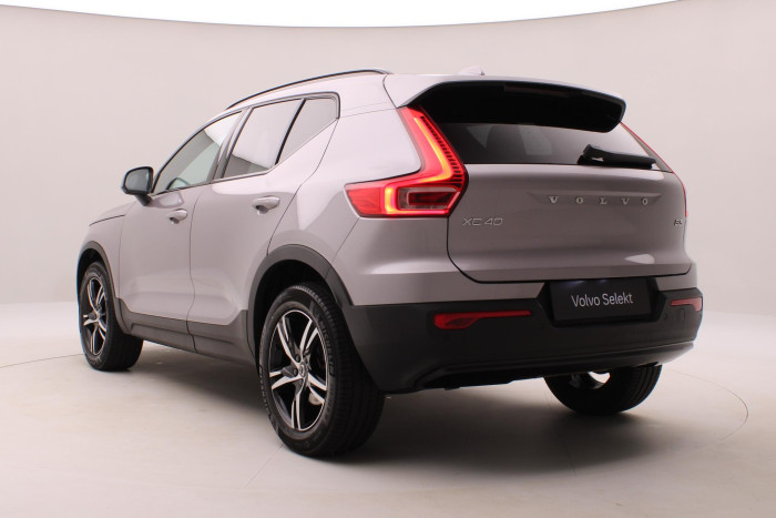 Volvo XC40 B3 DARK PLUS AUT CZ