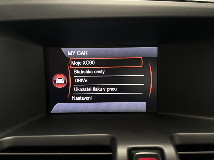 Volvo XC60 D4 AWD MOMENTUM AUT CZ 2.4 d Momentum