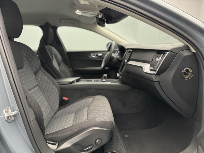 Volvo V60 B4 MOMENTUM PRO AUT CZ 1.maj. 2.0 Momentum