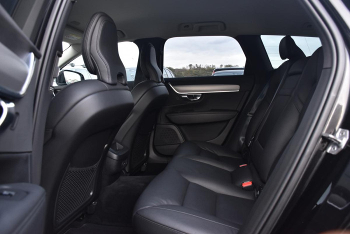 Volvo V90 B4 MOMENTUM REZERVACE 2.0 Momentum