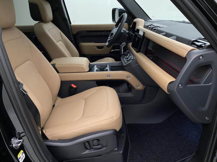 Land Rover Defender 110 D300 X-DYNAMIC HSE AWD AUT 3.0 d Dynamic