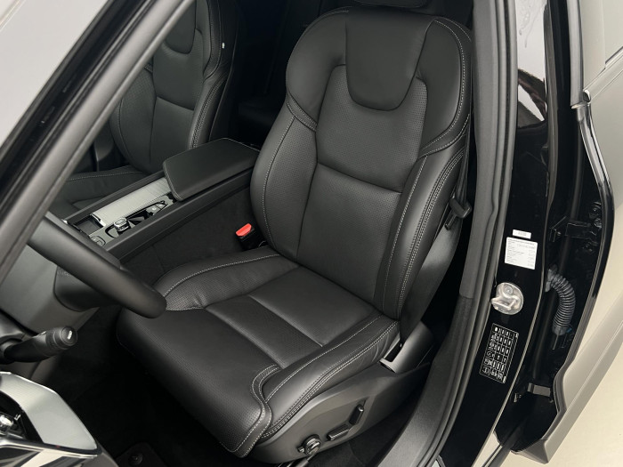 Volvo XC60 B5 AWD BLACK EDITION ULTIMATE 2.0 Edition