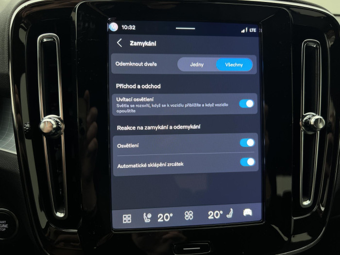 Volvo XC40 B3 DARK PLUS AUT