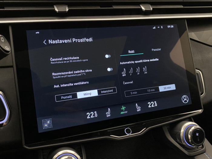 Lynk & Co 01 PHEV DCT AUT 1.maj