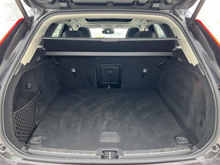 Volvo XC60 B4 AWD DARKPLUS Aut 1.maj.