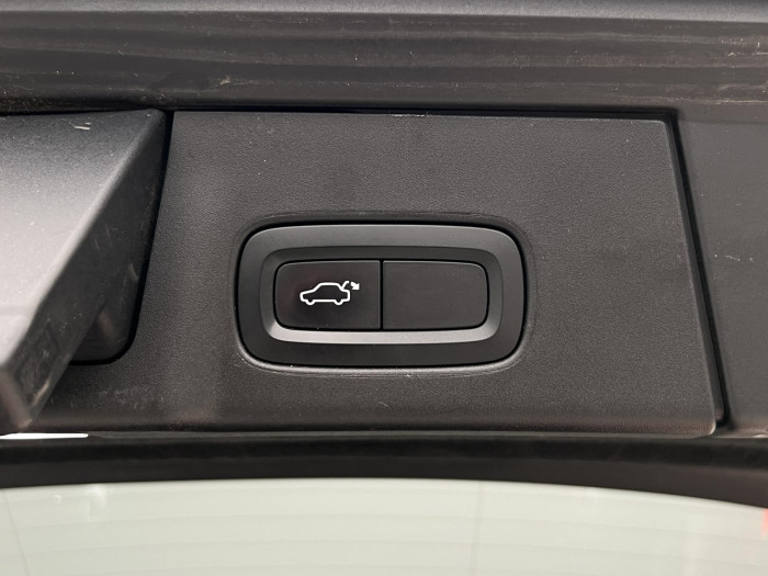 Volvo V90 CC D5 AWD PRO AUT CZ 2.0 d CC CC