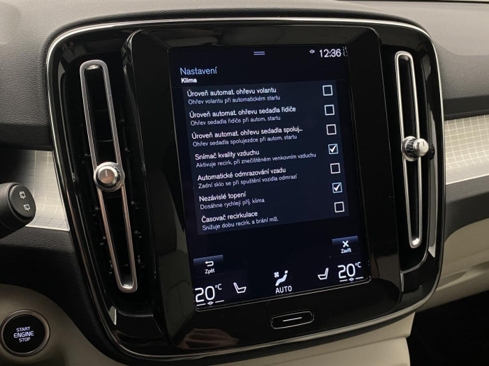 Volvo XC40 B4 MOMENTUM AUT REZERVACE 2.0 Momentum