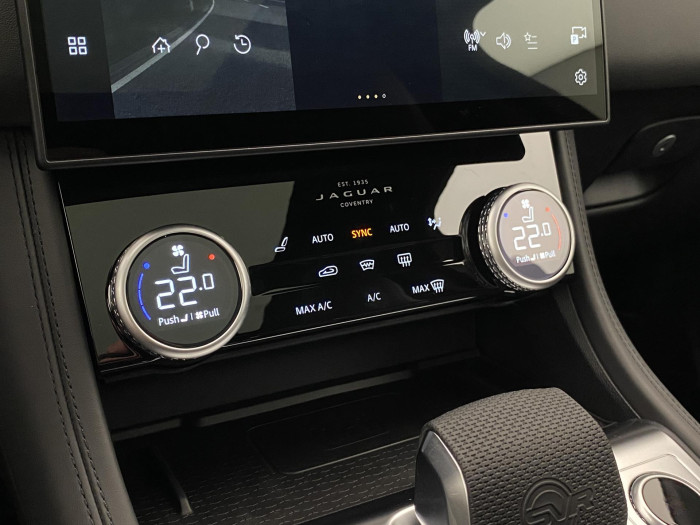 Jaguar F-Pace SVR 575 EDITION REZERVACE 5.0 Edition