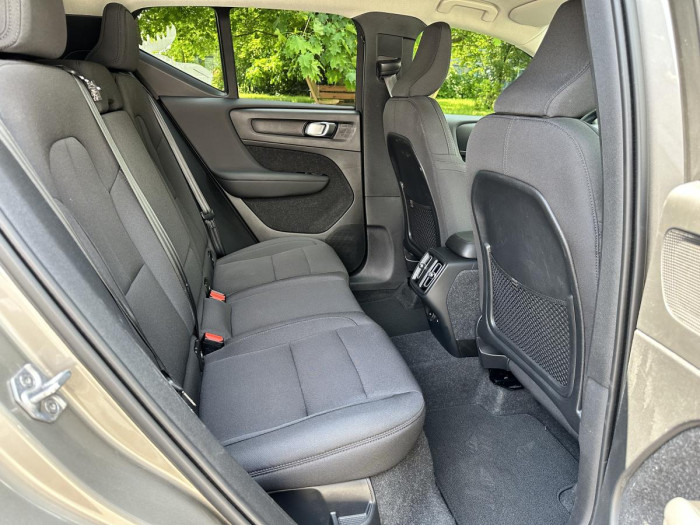 Volvo XC40 B4 AWD MOMENTUM ADVANCED 1.maj 2.0 Momentum