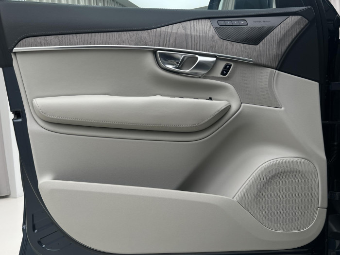 Volvo XC90 B6 AWD PLUS BRIGHT 7MÍST CZ