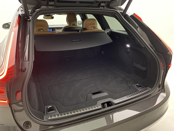 Volvo V90 T6 AWD PLUS BRIGHT REZERVACE