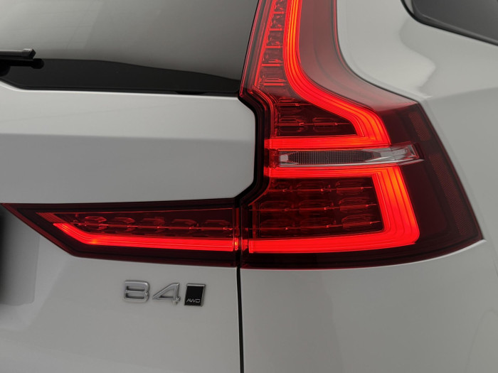 Volvo V60 CC B4 AWD ULTIMATE REZERVACE 2.0 CC CC
