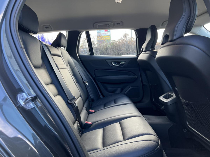 Volvo V60 CROSS COUNTRY B4 AWD Aut 1.maj
