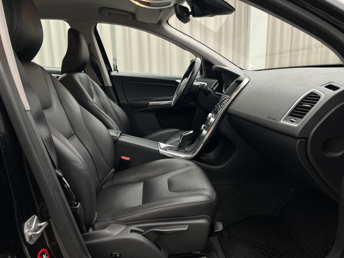 Volvo XC60 D5 AWD SUMMUM AUT CZ 2.4 d Summum