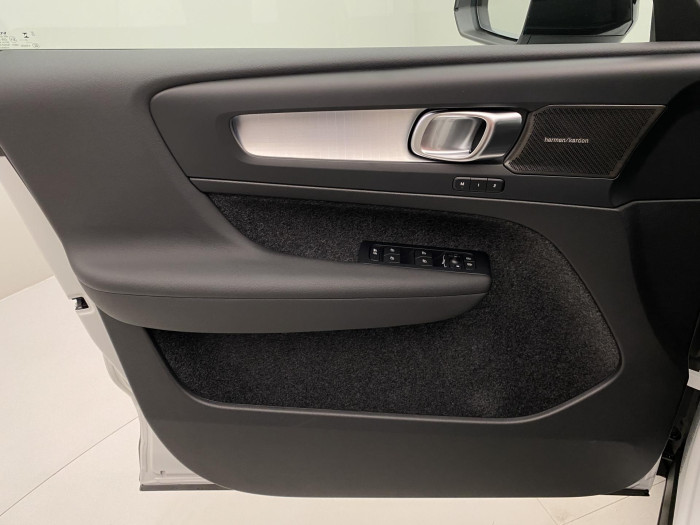 Volvo XC40 B3 AUT DARK PLUS