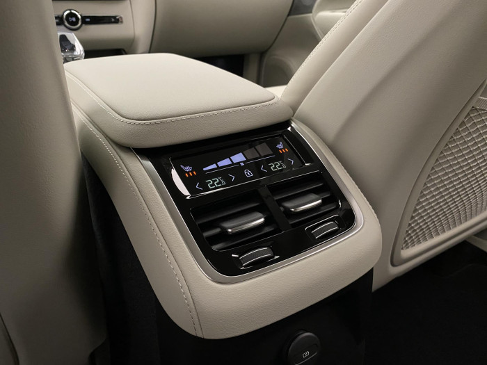 Volvo XC90 T8 AWD RECHARGE BRIGHT PLUS 7m