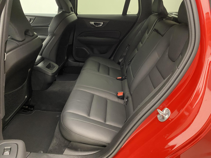 Volvo V60 B4 DARK PLUS AUT CZ