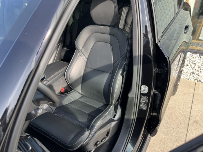 Volvo XC90 B5 AWD R-DESIGN 7 MÍSTNÁ Aut