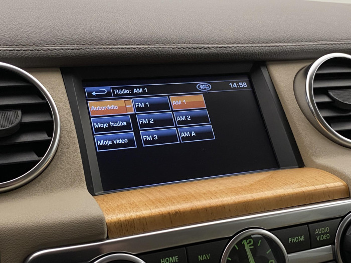 Land Rover Discovery 3.0 AWD SDV6 HSE REZERVACE