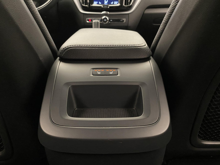 Volvo XC60 B4 AWD DARK PLUS AUT