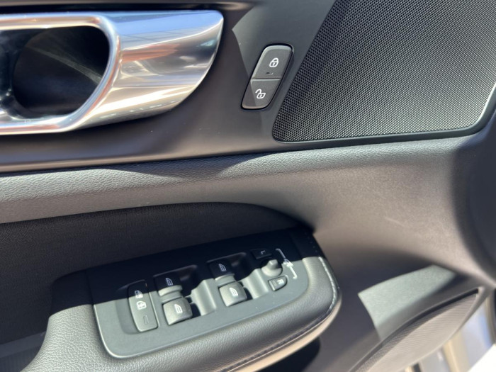 Volvo V60 D3 MOMENTUM Aut CZ REZERVACE 2.0 d Momentum