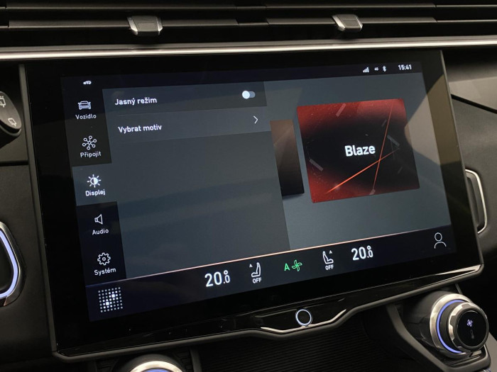 Lynk & Co 01 PHEV DCT AUT 1.maj. REZERVACE