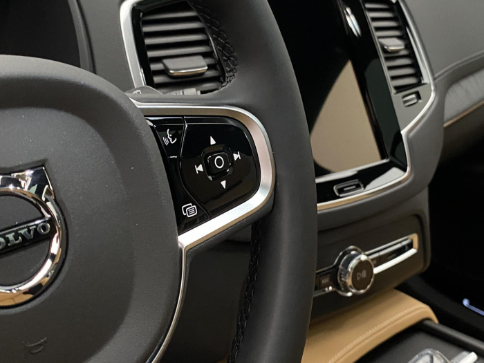 Volvo XC90 T8 AWD ULTRA DARK AUT CZ 7m