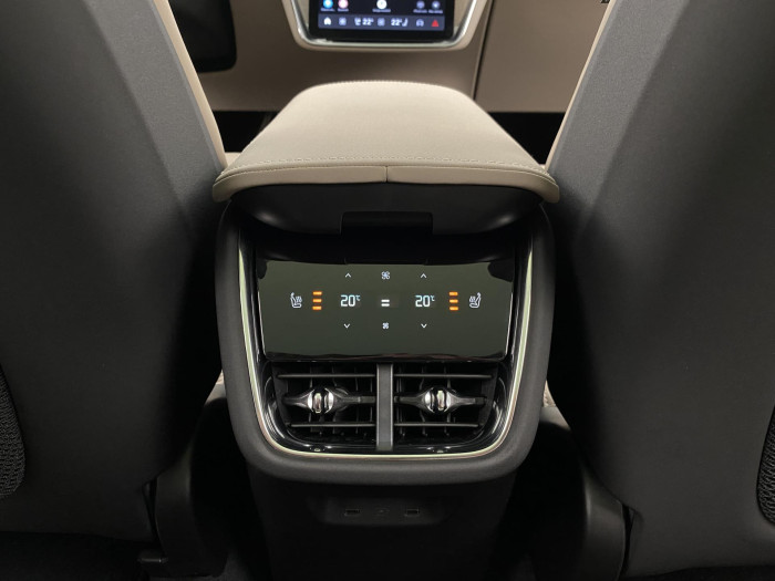 Volvo EX90 PURE ELECTRIC TWIN ULTRA 7míst