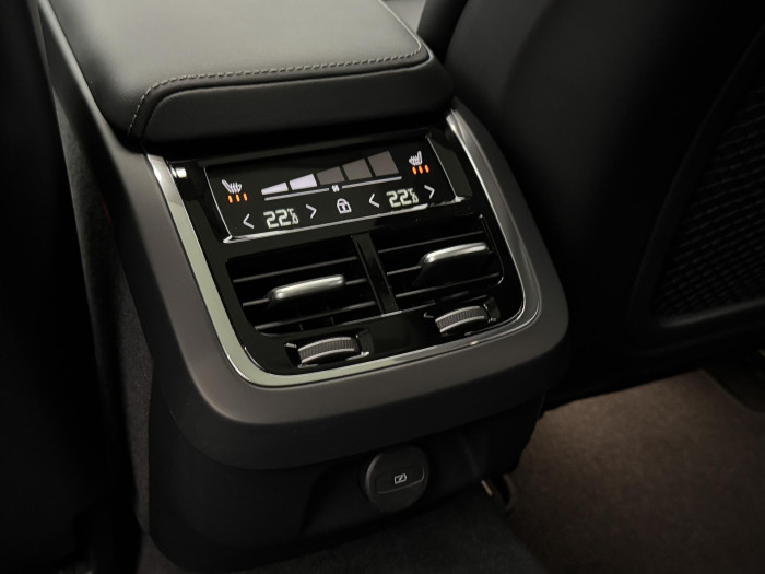 Volvo V60 CC B5 AWD ULTIMATE AUT 1.maj. 2.0 CC CC