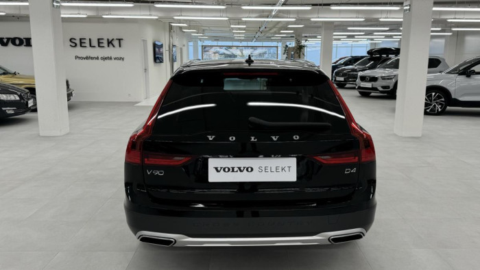 Volvo V90 CROSS COUNTRY D4 AWD REZERVACE 2.0 d