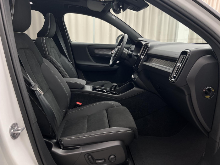 Volvo EX40 PURE ELECTRIC TWIN ULTRA