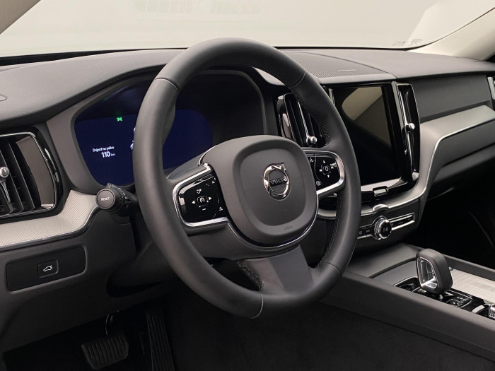 Volvo XC60 B5 AWD DARK PLUS AUT CZ