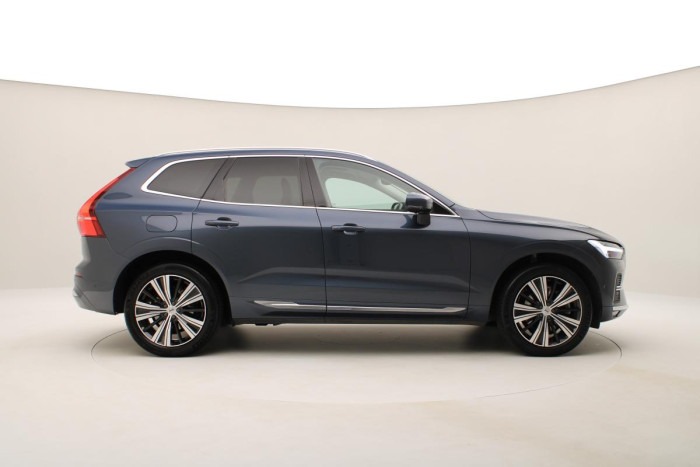 Volvo XC60 B4 AWD ULTIMATE AUT REZERVACE