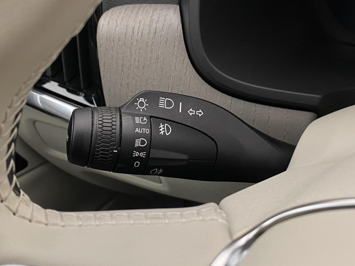Volvo V90 T6 AWD Plug-in DARK PLUS AUT