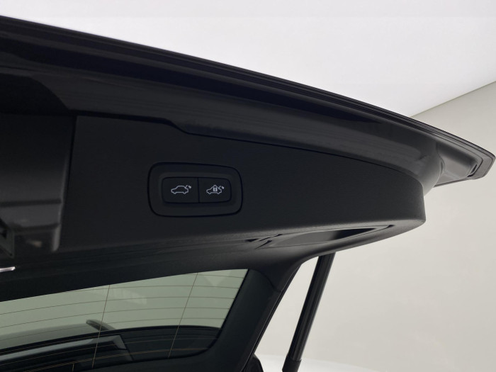 Volvo V60 B3 DARK PLUS REZERVACE